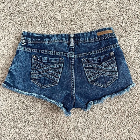 Amethyst Penny Mid Rise Button Fly Dark Wash Fray Hem Cotton Jean Shorts 3 - Picture 2 of 4